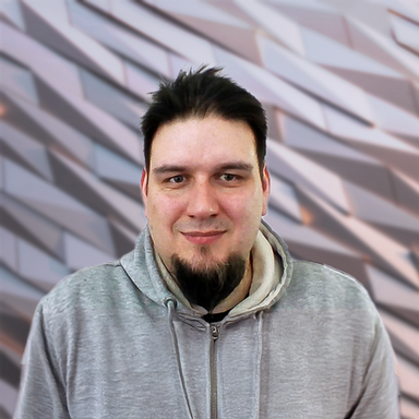 Christian Rath Ulrich auf abstraktem Tech-Hintergrund